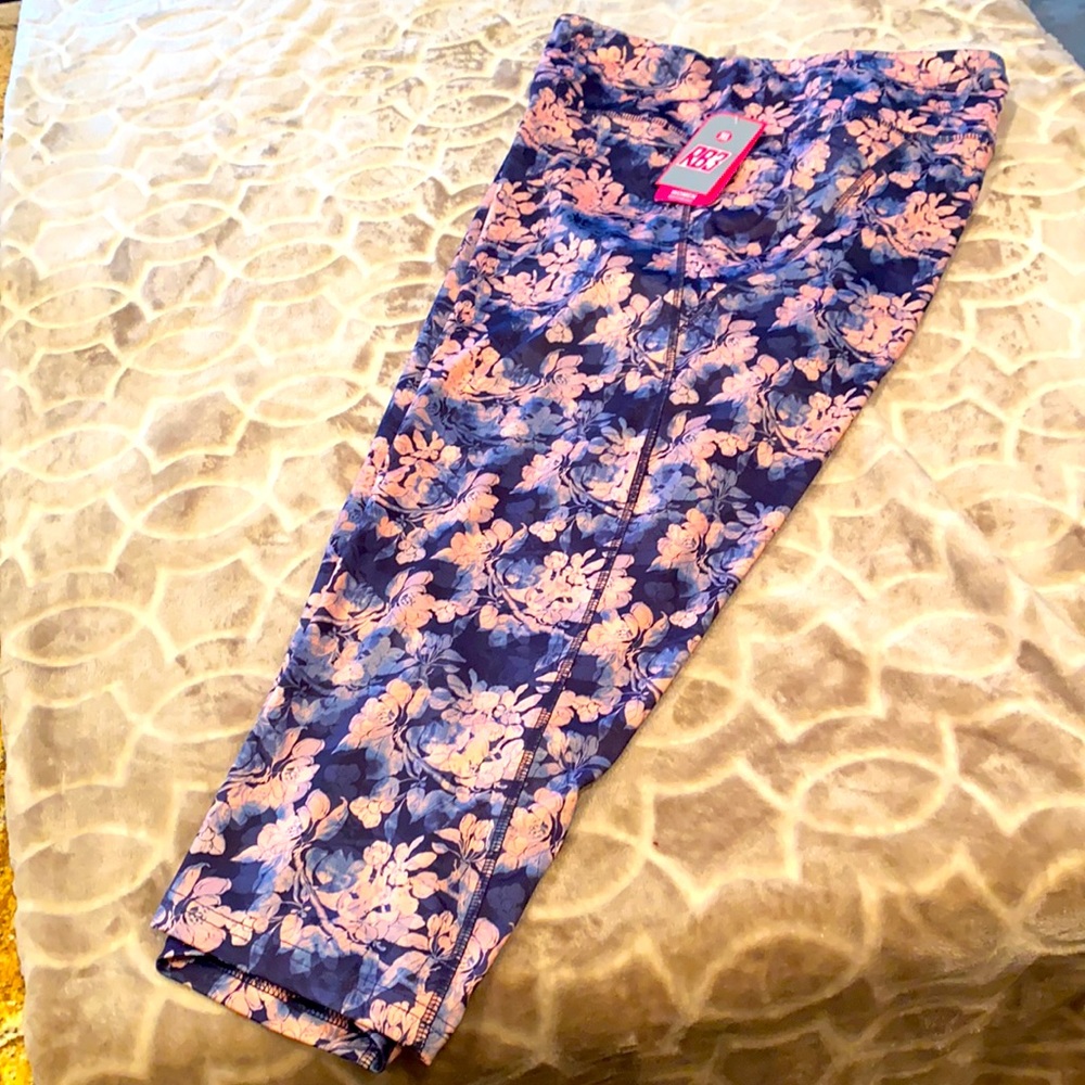 RB3 Women’s floral leggings Size 3X. NWT